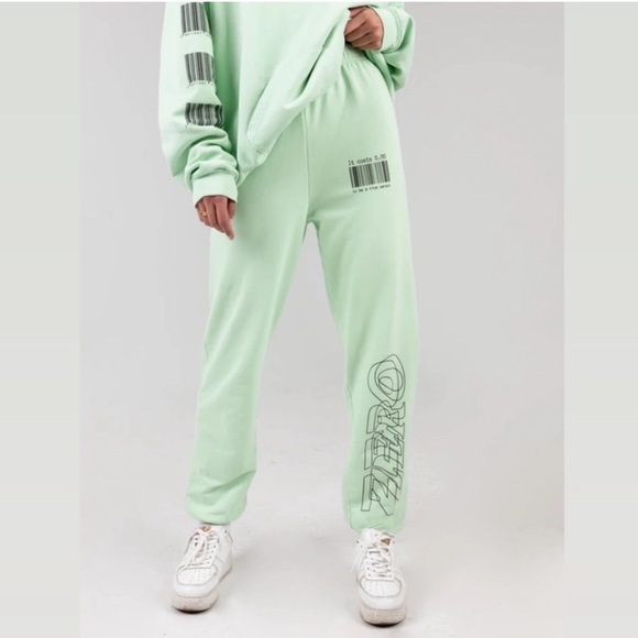 Mayfair The Label Group Seafoam Green IT COSTS $0 TO BE A NICE PERSON Sweatpants - Picture 1 of 4